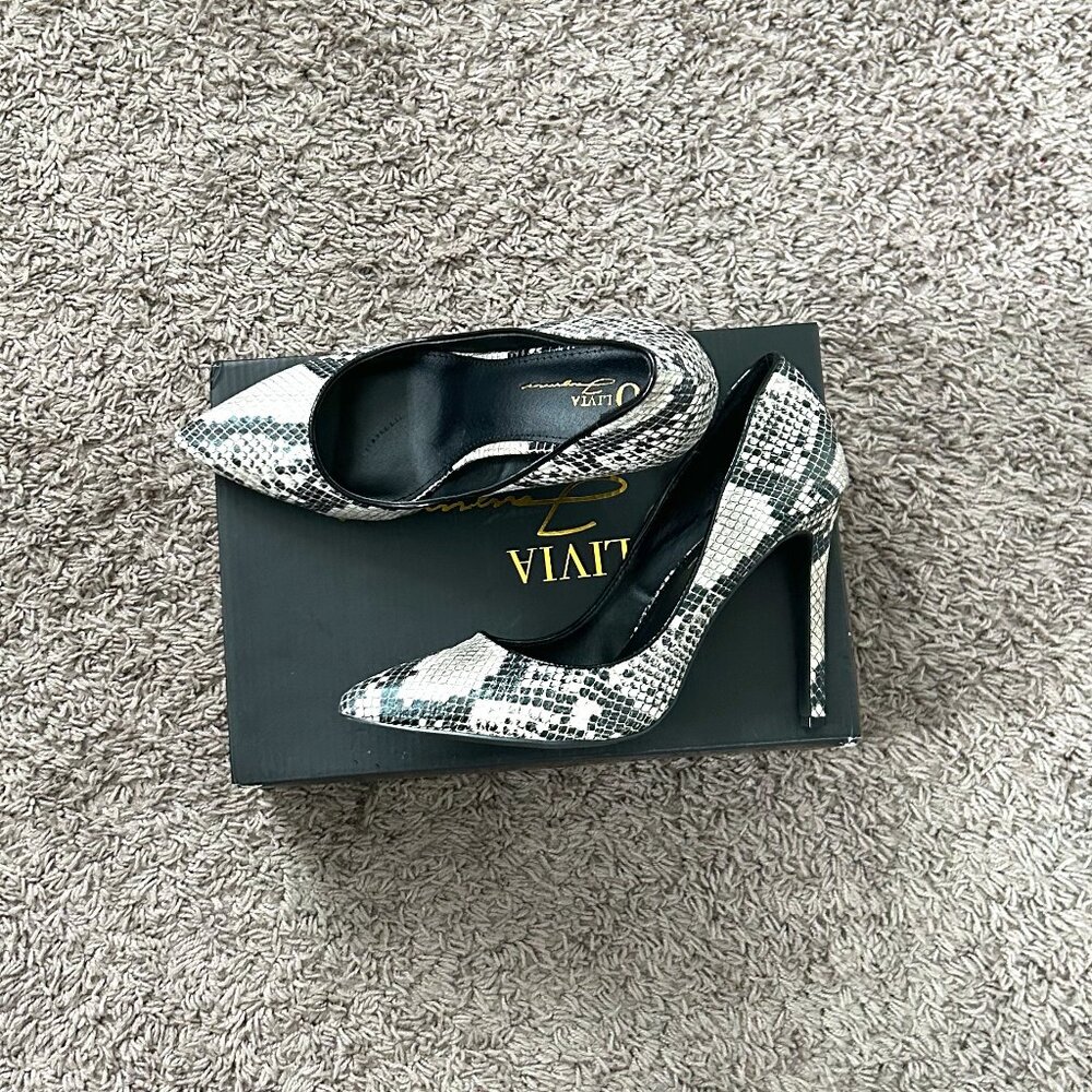 Snakeskin Heels Size 9 (BRAND NEW)